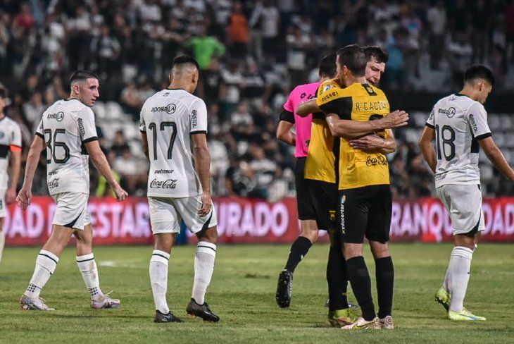 El “Clásico Añejo” se impone esta noche