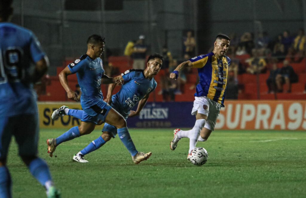 Duelo de necesitados culminó en empate sin goles