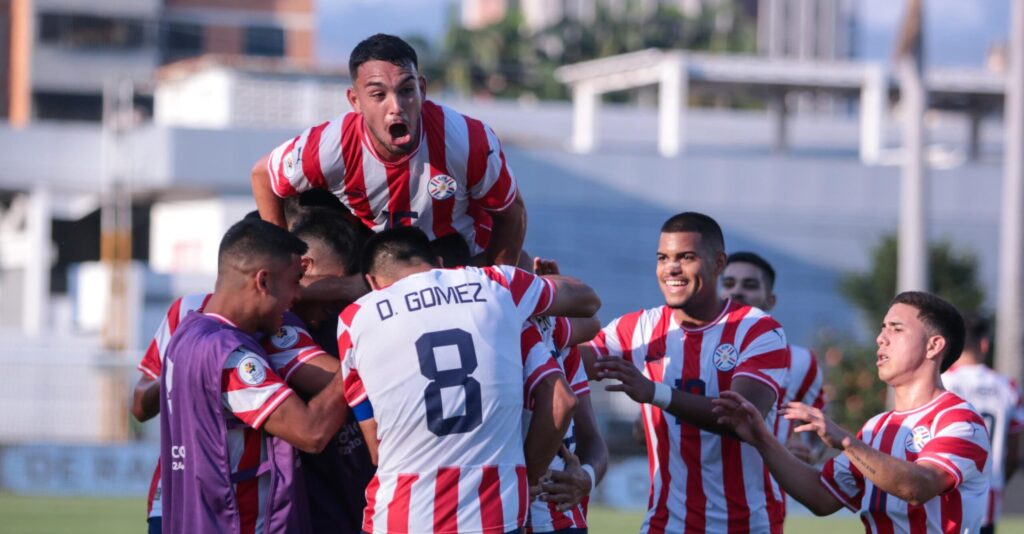 Épico triunfo albirrojo ante los charrúas