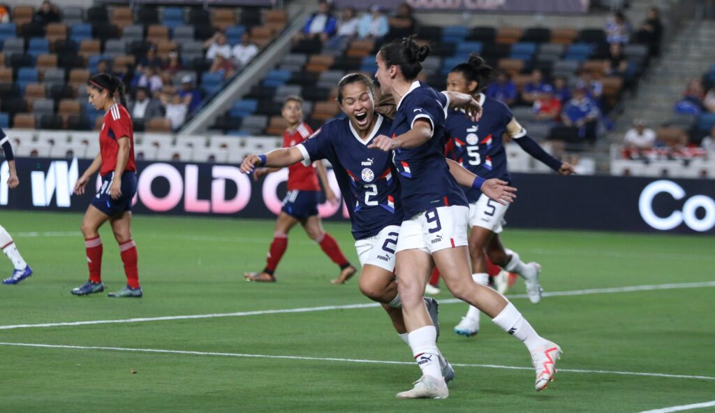 La Albirroja Femenina triunfa en su debut