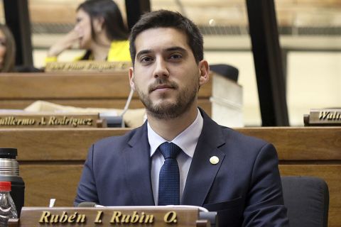 Rubén Rubín renunció a su partido