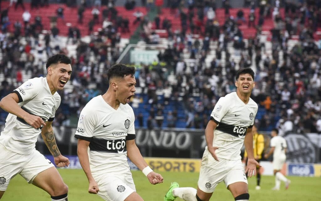 Olimpia no claudica en la lucha por el Apertura