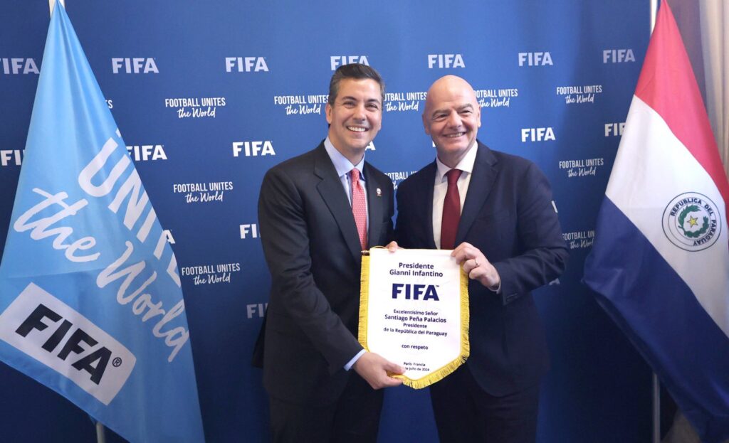 Peña e Infantino, reunidos pensando en el Mundial