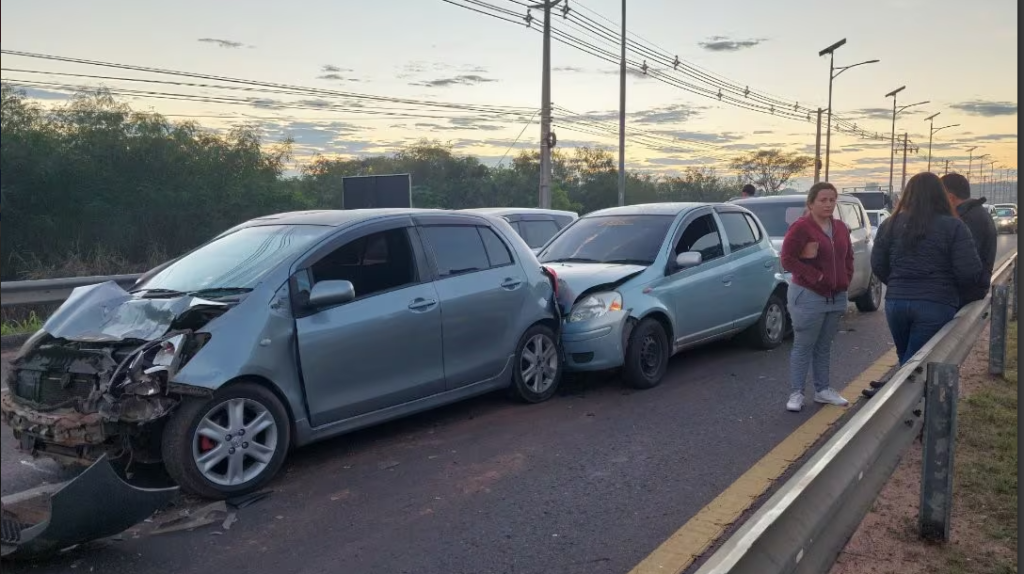 Choque de cinco vehículos paralizó el tránsito en la Autopista Ñu Guasu