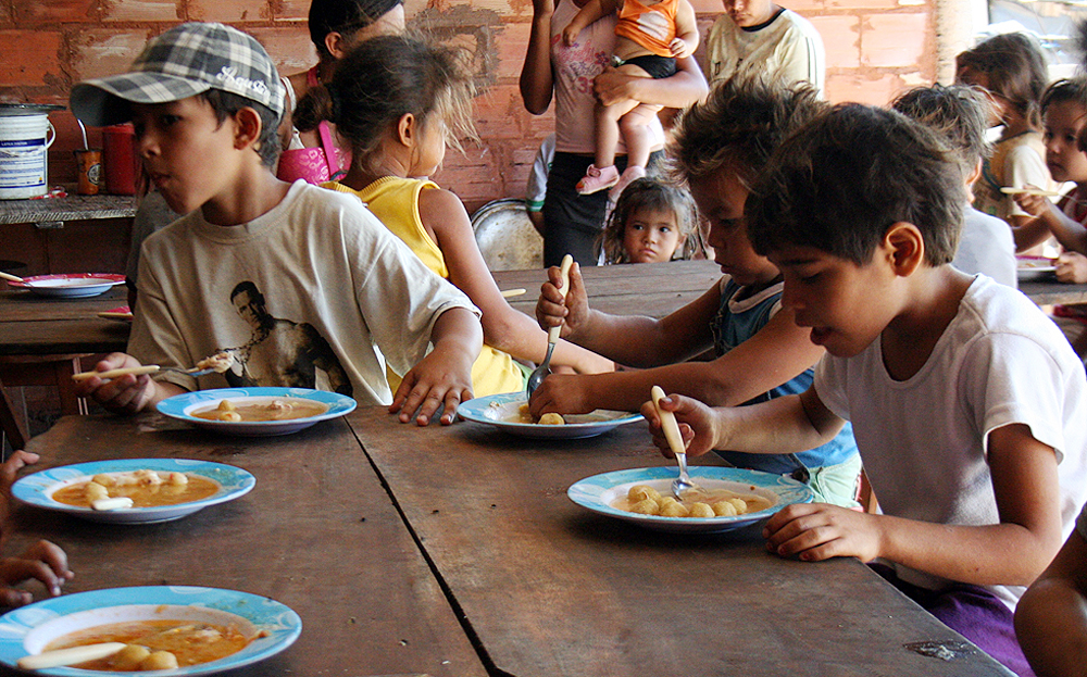 Comida-Ninos-ALIMENTOS-COMEDOR-BAÑADO1