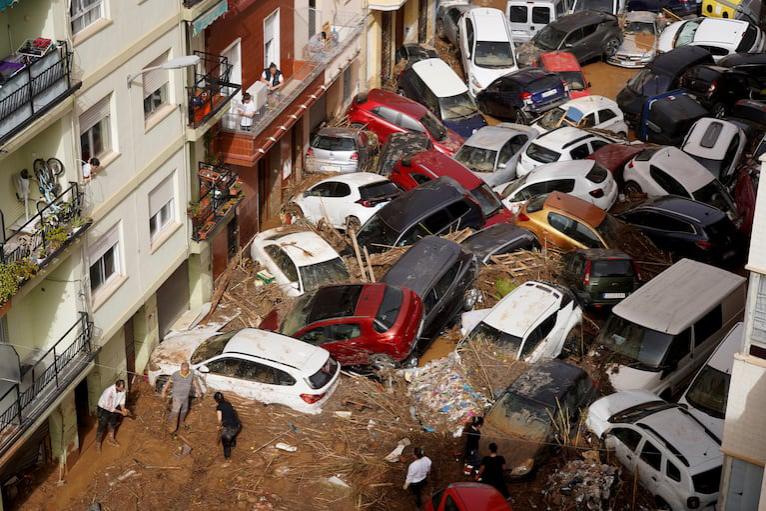 Valencia registra 60 fallecidos por inundaciones