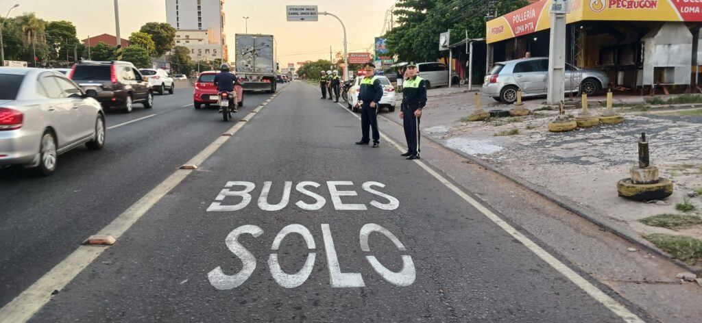 Carril-unico-para-buses-Un-leve-e-insuficiente-avance-para-mejorar-el-transporte-publico-en-Paraguay