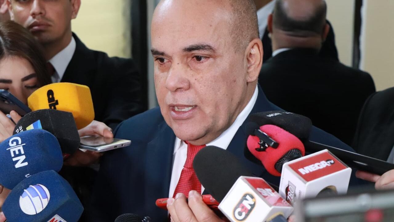 Bachi Núñez responde a críticas por monumento de la Paz del Chaco