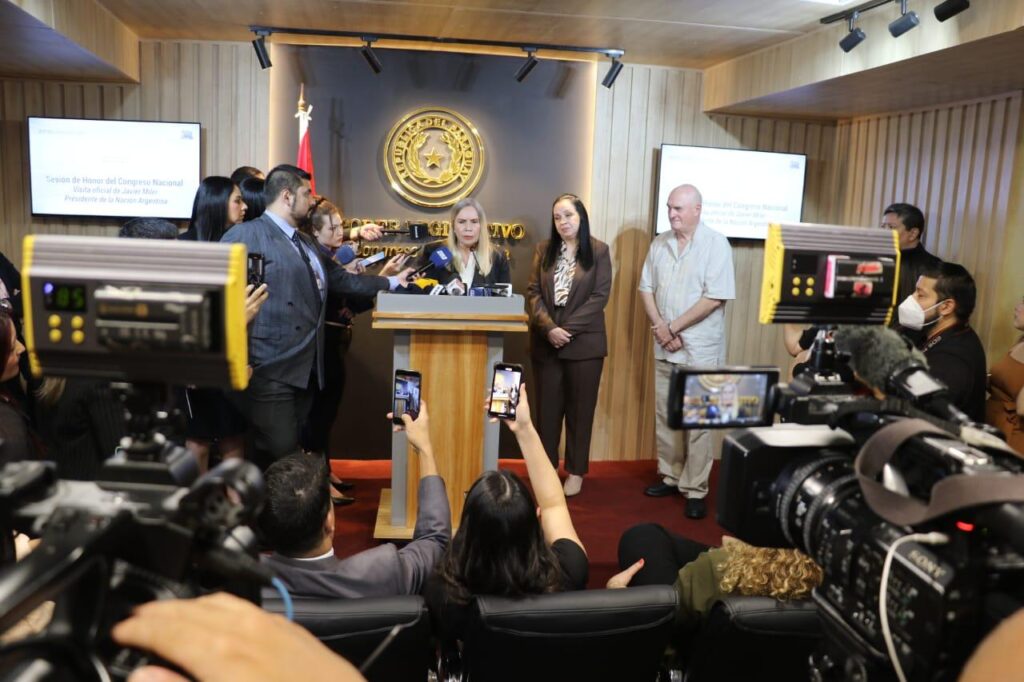 Nuevo senador Kobylanski sorteará parte de su salario mensual