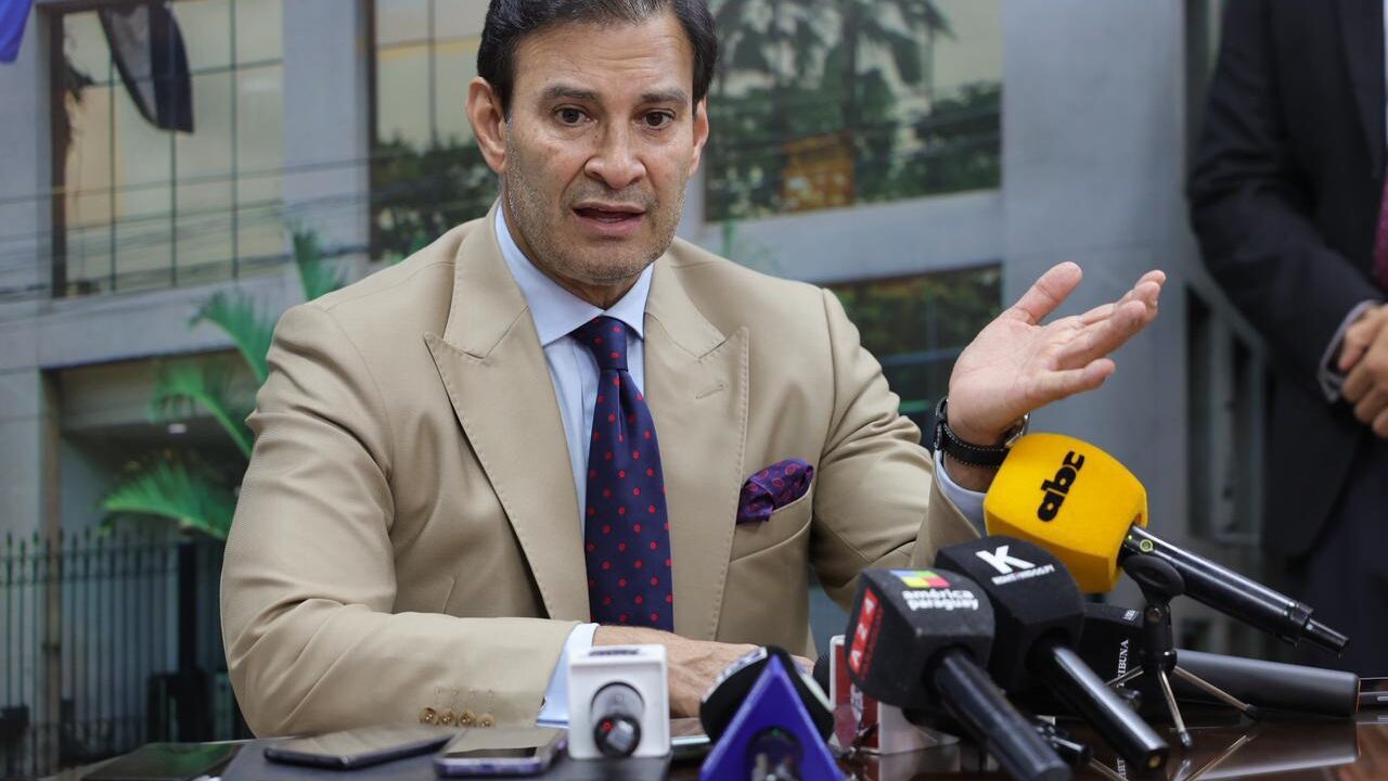 Ovelar confía en reponer fondos del TSJE y alerta que volver a papeletas sería un retroceso