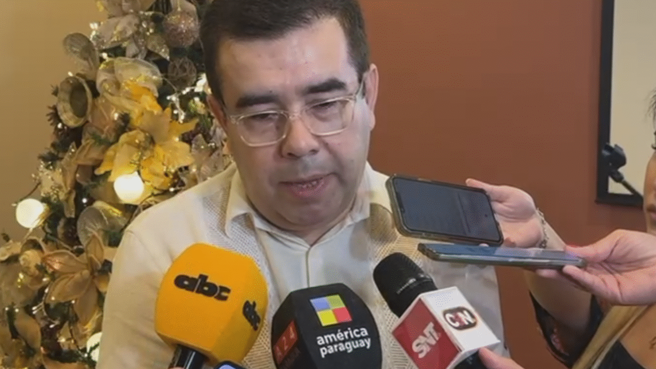 Gobierno convoca reunión tripartita para frenar paro del transporte