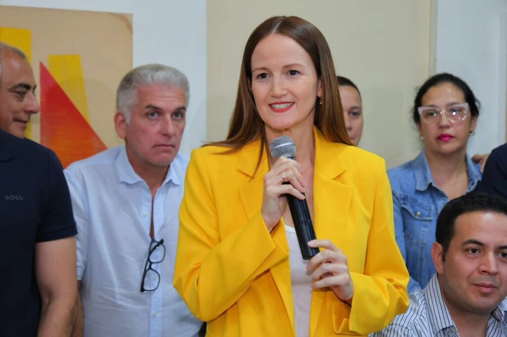 Soledad Núñez gana encuesta y es la candidata única de la oposición en Asunción